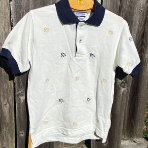 Kitestrings polo tee with embroidered bulldogs in gold and blue